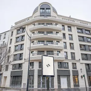 **** Aparthotel Yuna Porte-maillot - France