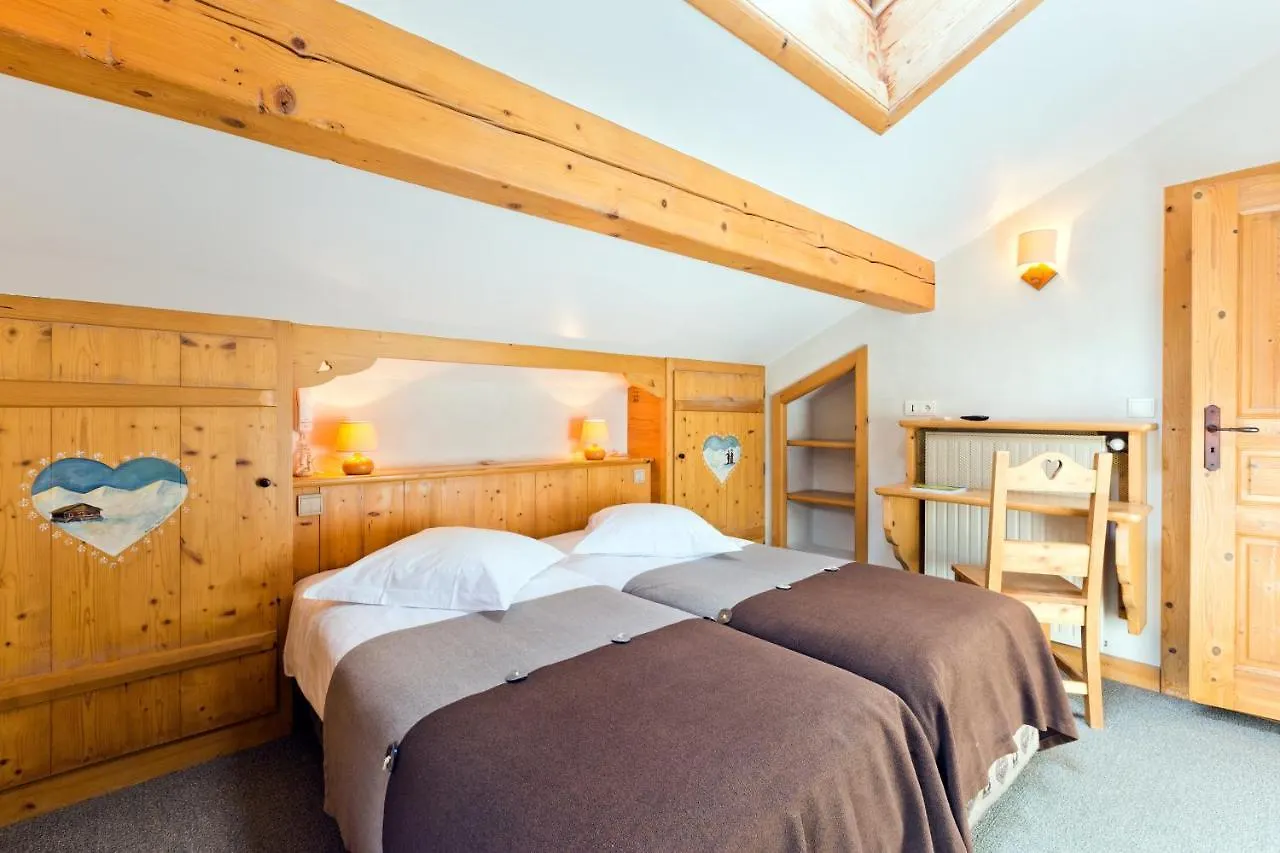 Logis La Croix-Saint-Maurice Hotel Le Grand-Bornand 3*,  France