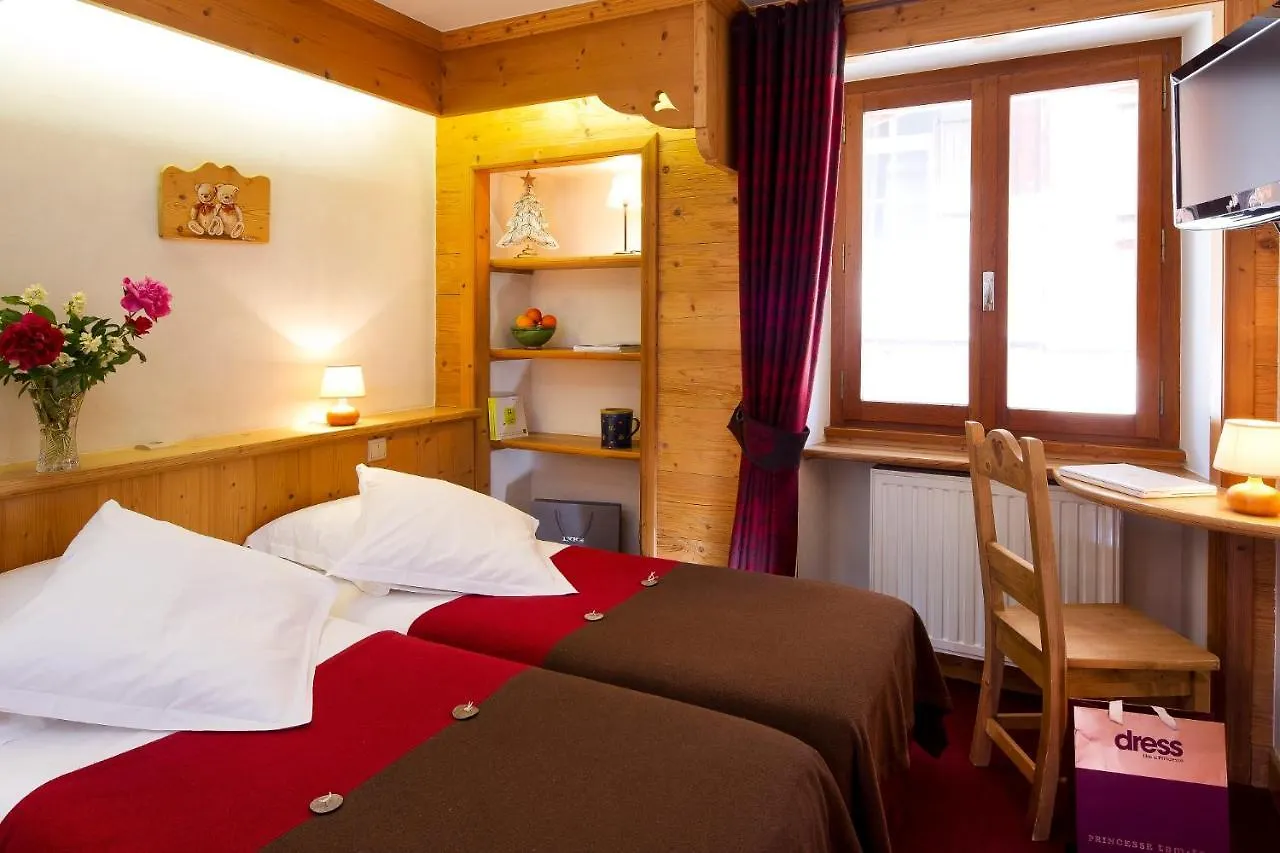 Logis La Croix-Saint-Maurice Hotel Le Grand-Bornand