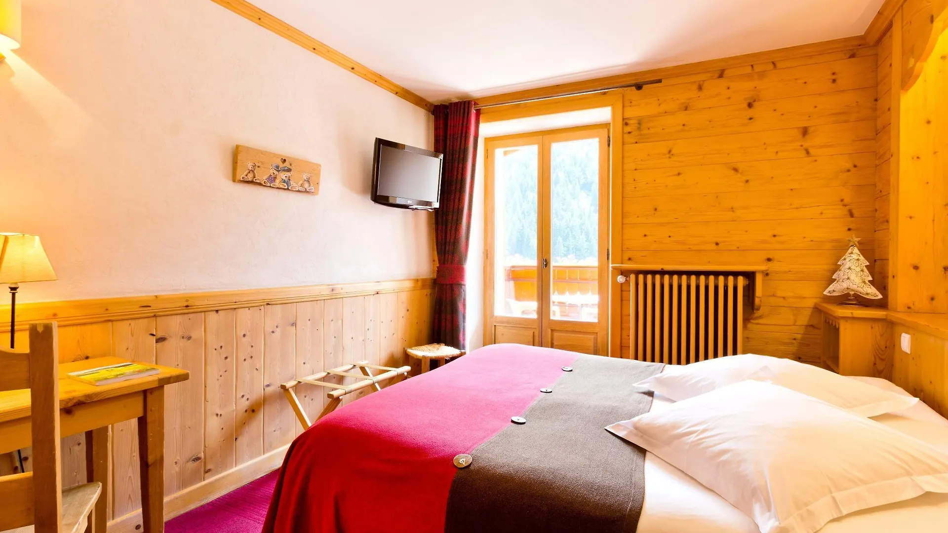 Logis La Croix-Saint-Maurice Hotel Le Grand-Bornand