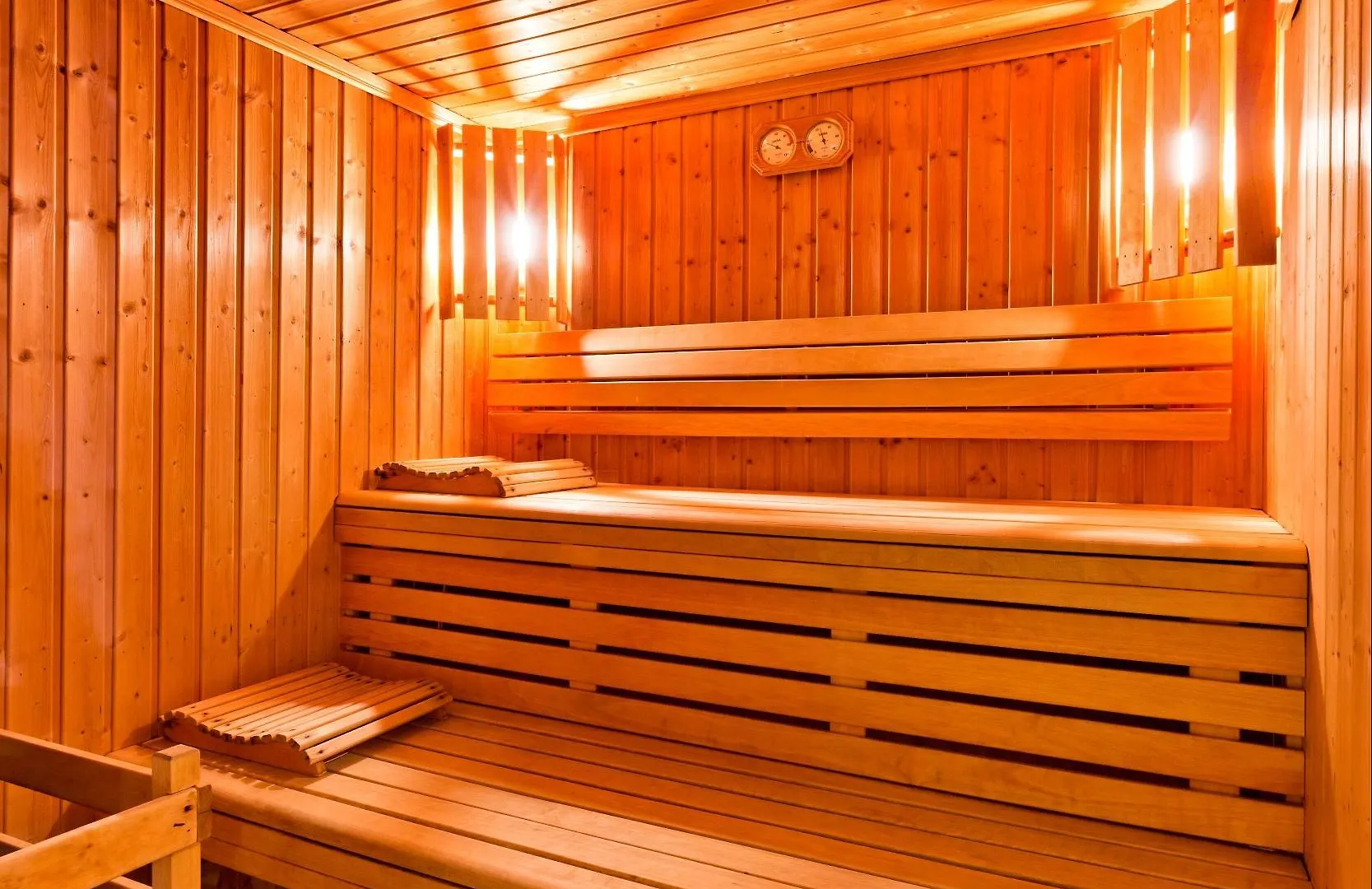 Logis La Croix-Saint-Maurice Hotel Le Grand-Bornand 3*,
