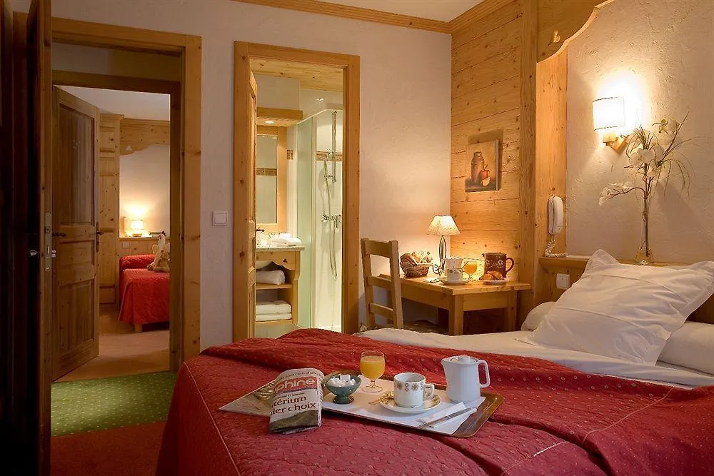 Logis La Croix-Saint-Maurice Hotel Le Grand-Bornand 3*,  France