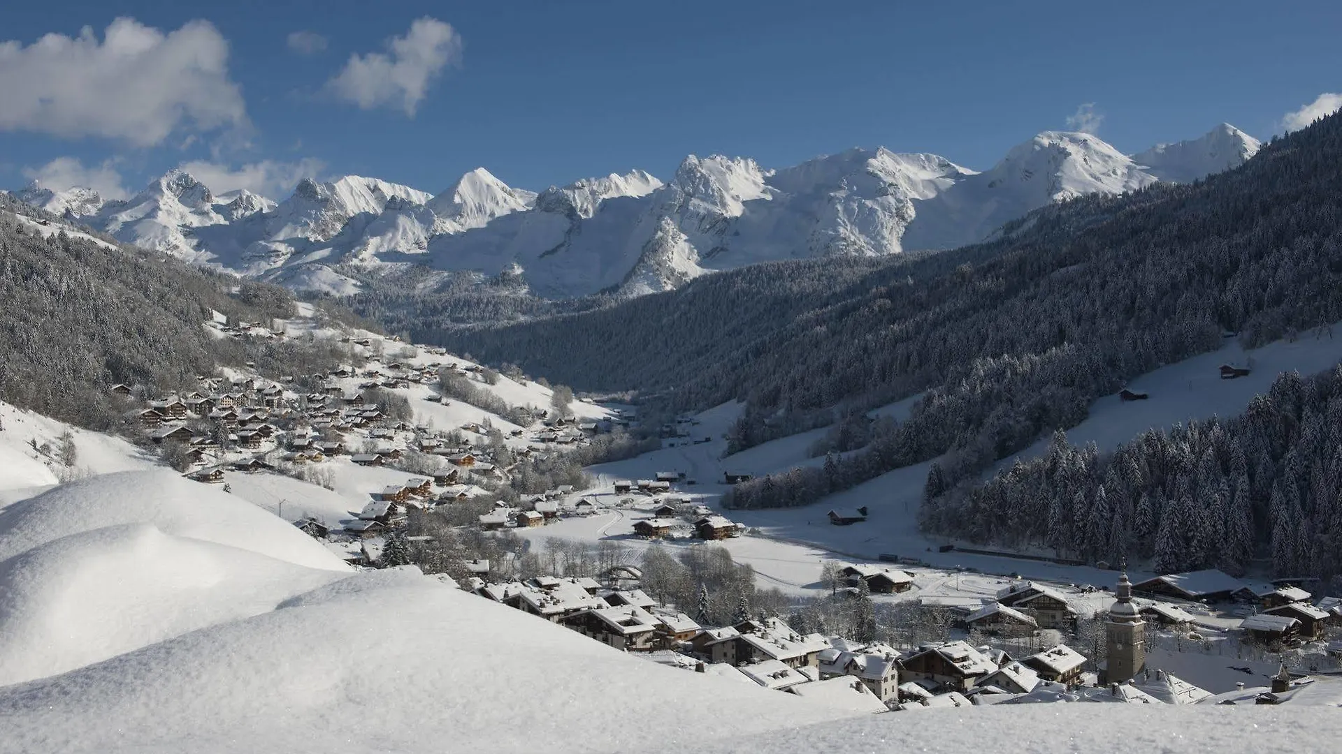 Logis La Croix-Saint-Maurice Hotel Le Grand-Bornand 3*,