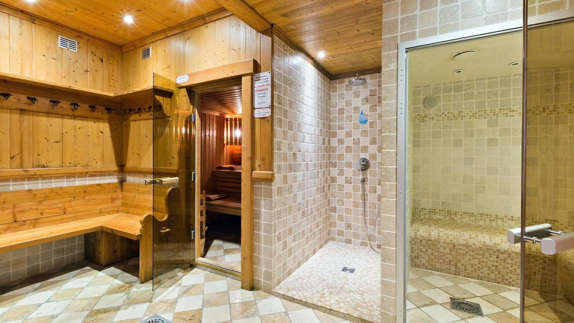 Logis La Croix-Saint-Maurice Hotel Le Grand-Bornand