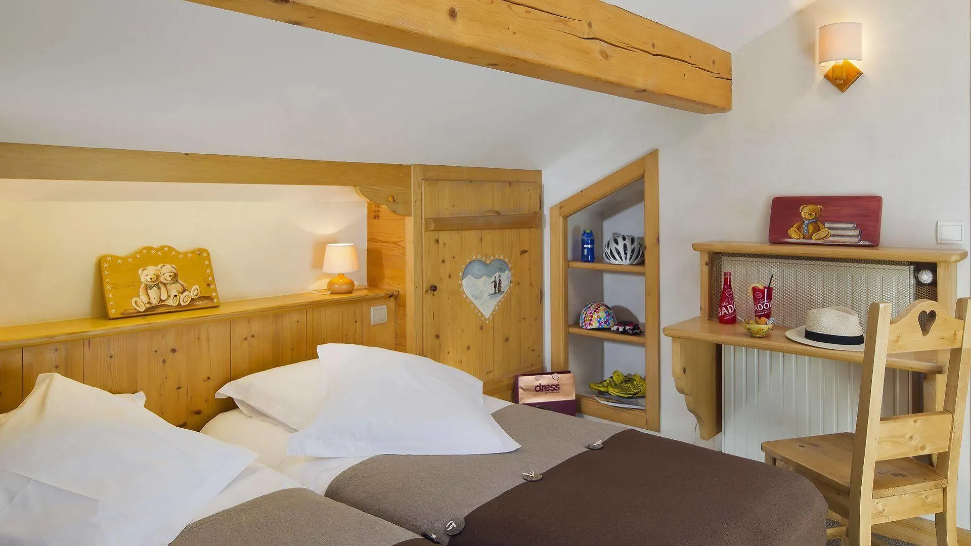 Logis La Croix-Saint-Maurice Hotel Le Grand-Bornand
