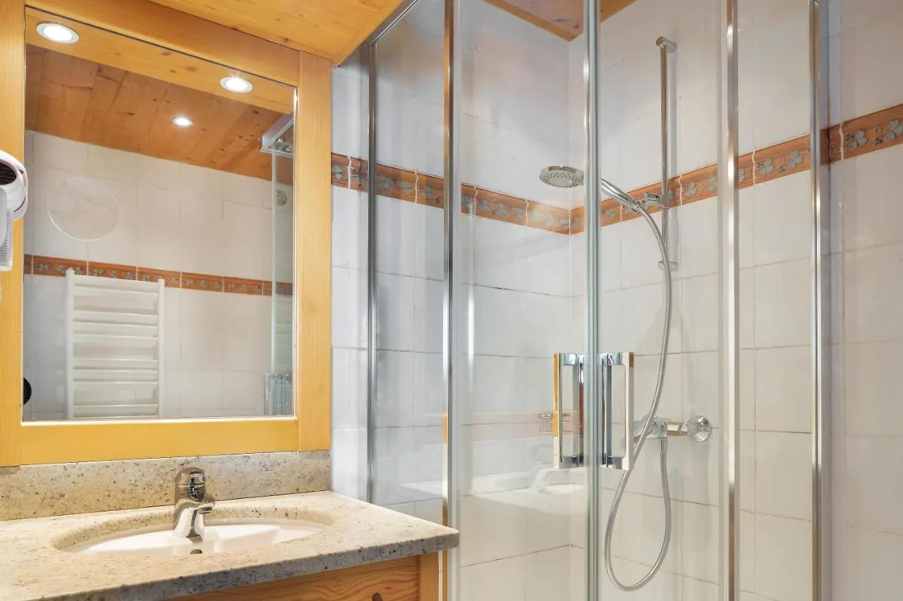 Logis La Croix-Saint-Maurice Hotel Le Grand-Bornand