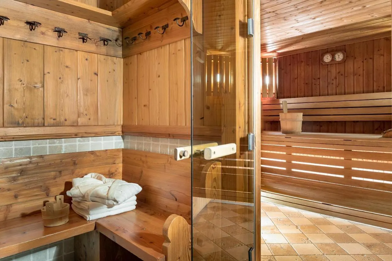 Logis La Croix-Saint-Maurice Hotel Le Grand-Bornand
