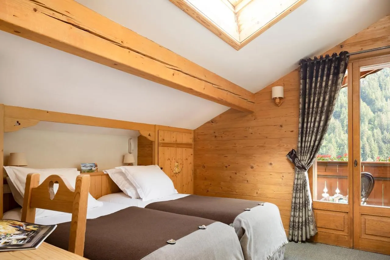 Logis La Croix-Saint-Maurice Hotel Le Grand-Bornand France