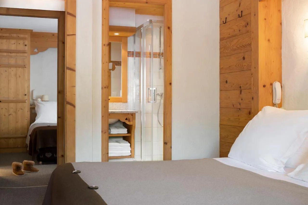 Logis La Croix-Saint-Maurice Hotel Le Grand-Bornand 3*,  France