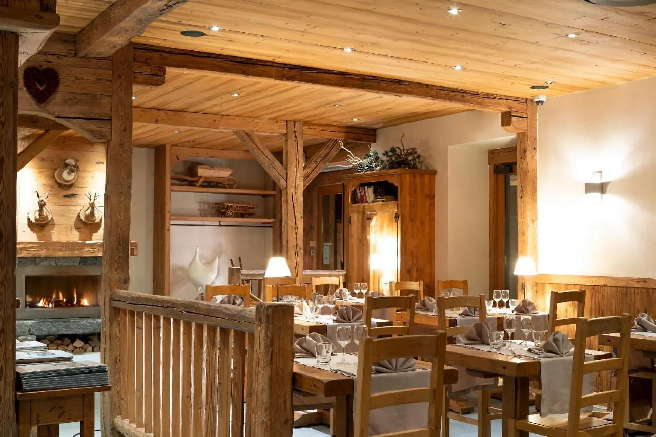 Logis La Croix-Saint-Maurice Hotel Le Grand-Bornand
